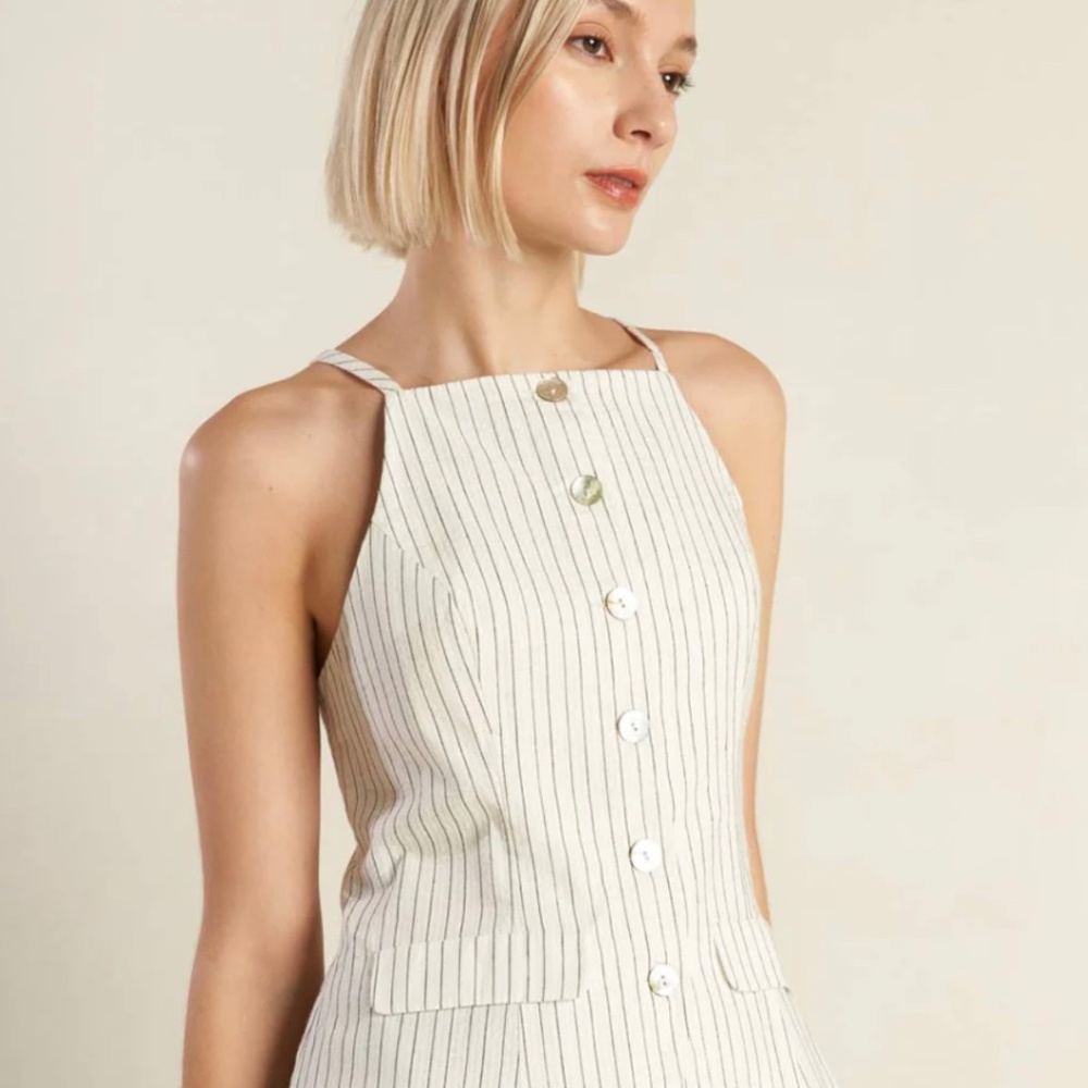 NWT AVARA (by Fair Market) Woven Seersucker Top Size Medium
